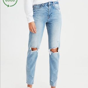 American Eagle High Rise Mom Jeans!